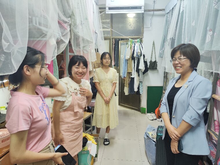 5g影院
深入毕业生宿舍慰问走访1(彩虹)0.jpg 5g影院
深入毕业生宿舍慰问走访1(彩虹)0.jpg